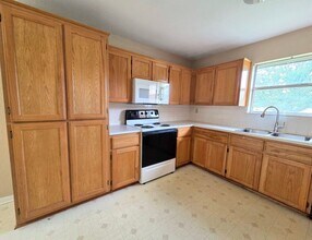 1008 Cherokee Trail in Kempner, TX - Building Photo - Building Photo
