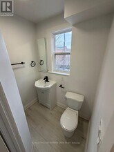 2039 Davenport Rd in Toronto, ON - Building Photo - Building Photo