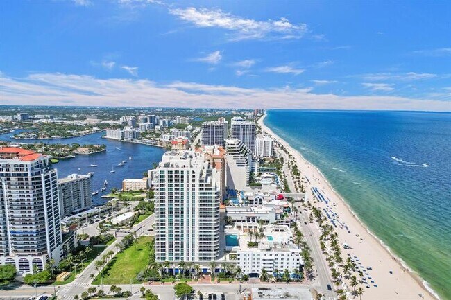 101 S Fort Lauderdale Beach Blvd in Fort Lauderdale, FL - Foto de edificio - Building Photo