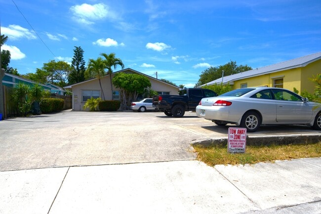 625 N M St in Lake Worth, FL - Building Photo - Building Photo