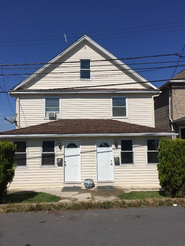 142 W South St in Nanticoke, PA - Building Photo - Building Photo