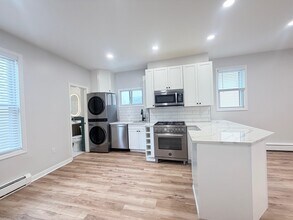 40 Westervelt Pl in Jersey City, NJ - Building Photo - Building Photo