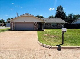 1308 Lee St in Weatherford, OK - Building Photo