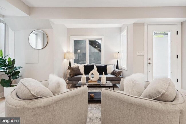 5305 Connecticut Ave NW