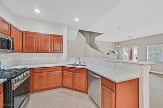 1554 Ward Frontier Ln in Henderson, NV - Building Photo - Building Photo