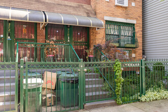 310 Chauncey St in Brooklyn, NY - Building Photo - Building Photo