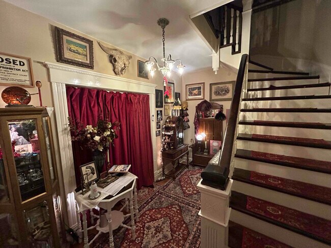 425 S Washington St-Unit -includes utilities, wifi, cable in Dillon, MT - Building Photo - Building Photo