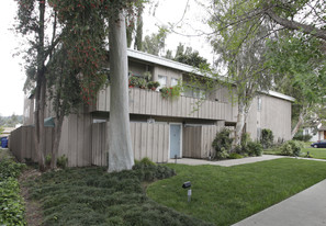 12654 Moorpark St Apartments