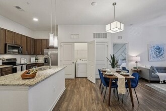 San Marco Promenade Apartments in Jacksonville, FL - Building Photo - Building Photo