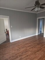 8445 S Marquette Ave, Unit 2 in Chicago, IL - Building Photo