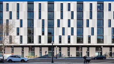 129 Malden St, Unit 408B in Boston, MA - Foto de edificio - Building Photo