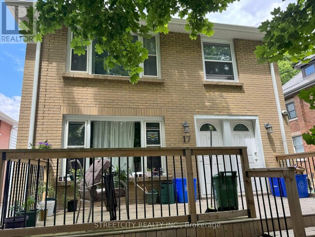 17 Evergreen Ave
