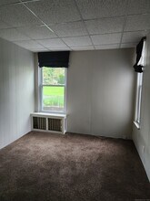 27 Seymour St in Bristol, CT - Building Photo - Building Photo