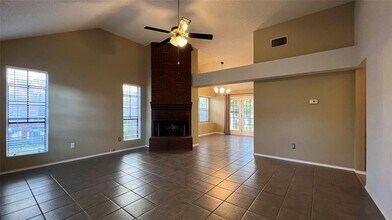 15013 Natural Spring Way in Austin, TX - Building Photo - Building Photo