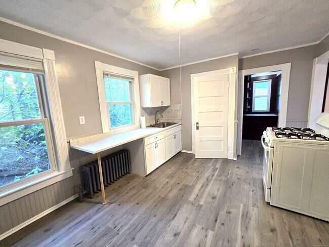 70 George St in Bristol, CT - Building Photo - Building Photo