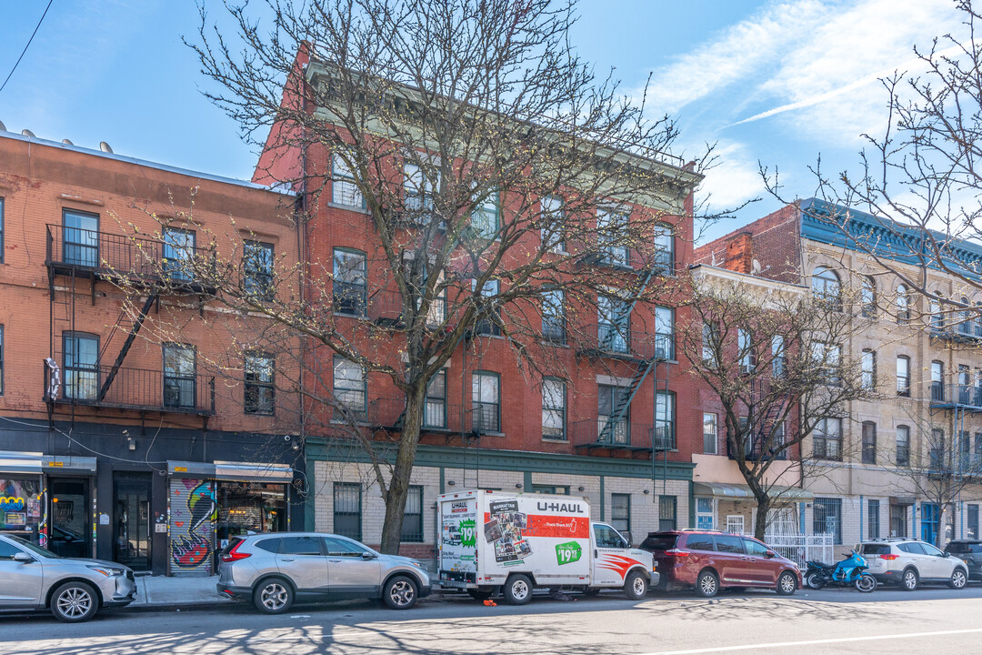 327-329 Franklin Ave in Brooklyn, NY - Building Photo