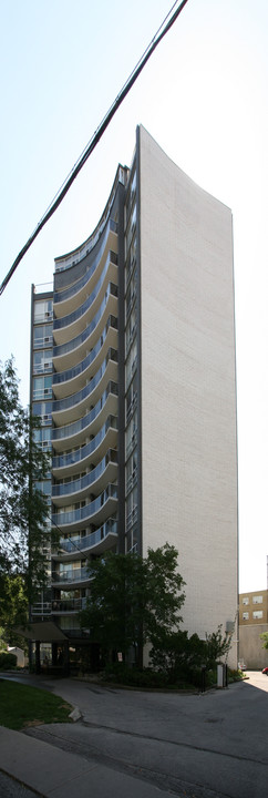 Roehampton Towers in Toronto, ON - Building Photo