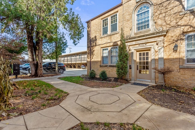 Windsor Court Apartments in Oklahoma City, OK - Foto de edificio - Building Photo