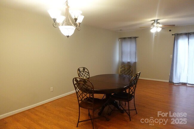 1725 Forest Side Ln in Charlotte, NC - Building Photo - Building Photo