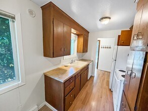9546 8th Ave NW in Seattle, WA - Building Photo - Building Photo