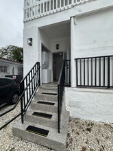 4028 SW 11th St in Miami, FL - Building Photo - Building Photo