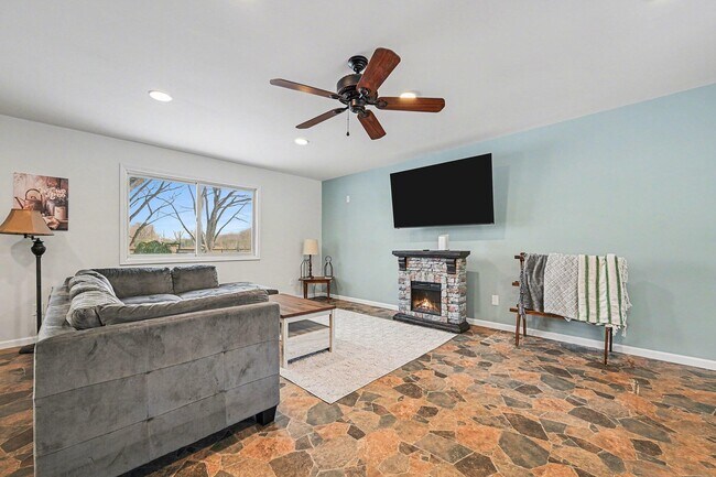 325 W Delhi Rd in Ann Arbor, MI - Building Photo - Building Photo