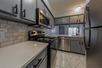 501 W 26th St in Austin, TX - Building Photo - Building Photo