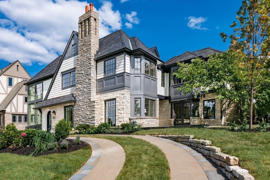 2252 Club Rd in Columbus, OH - Building Photo