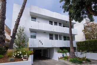 833 10th St in Santa Monica, CA - Building Photo - Primary Photo