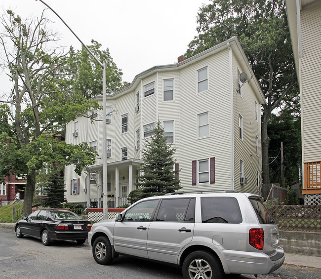 217 Dewey St in Worcester, MA - Building Photo - Building Photo