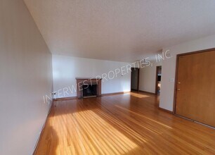 7837-7837 NE Siskiyou St in Portland, OR - Building Photo - Building Photo