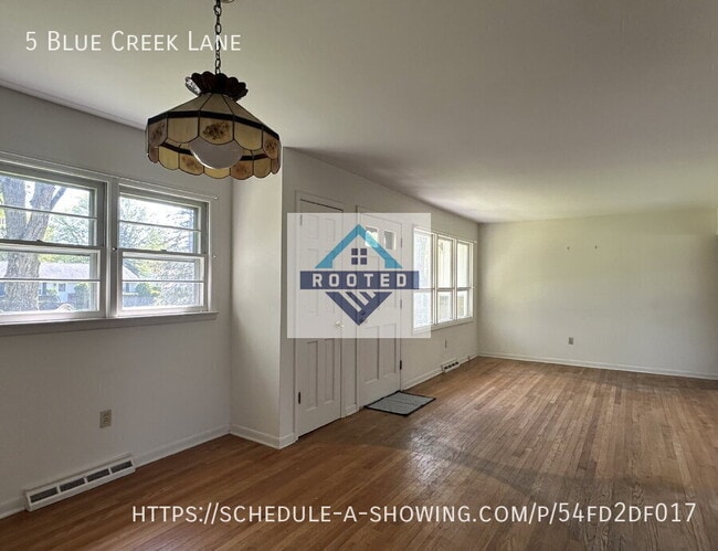5 Blue Creek Ln in Latham, NY - Building Photo - Building Photo