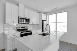 291 Main St in Eastchester, NY - Building Photo - Building Photo