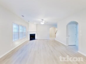 18 Rockridge Dr in Newnan, GA - Foto de edificio - Building Photo