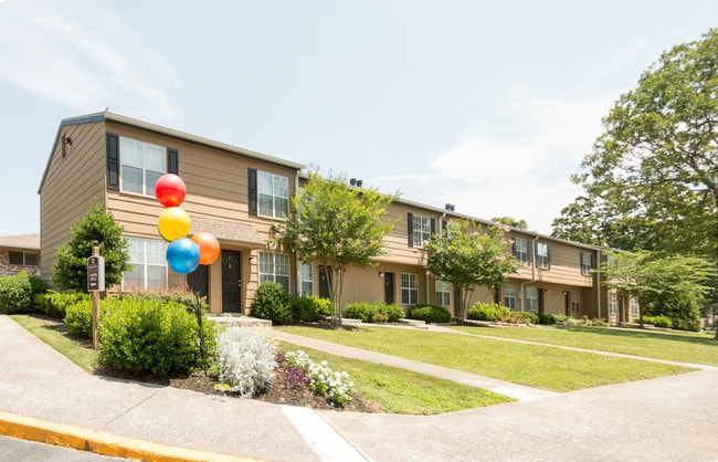 The Hills at Oakwood Apartment Homes