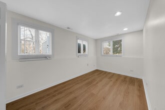 5080 Prairie Oak Rd in Gurnee, IL - Building Photo - Building Photo