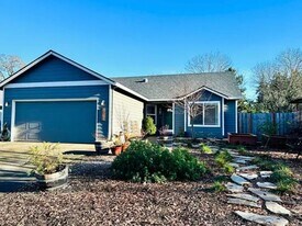 23190 SW William Ave in Sherwood, OR - Building Photo