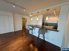 1203 River Rd in Edgewater, NJ - Building Photo - Building Photo