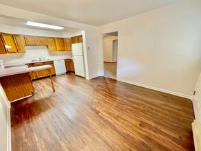 1720 Freeland Rd, Unit #2 in Freeland, MD - Foto de edificio - Building Photo