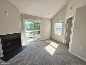 4354 Pembrook Village Dr in Alexandria, VA - Building Photo - Building Photo