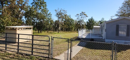 246 Paxon St in Interlachen, FL - Building Photo - Building Photo