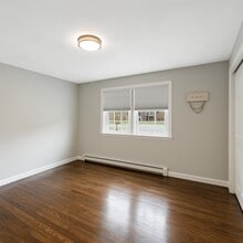 224 School St, Unit 5 in Walpole, MA - Building Photo - Building Photo