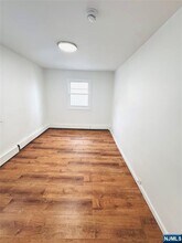 23 Valley in Edgewater, NJ - Building Photo - Building Photo