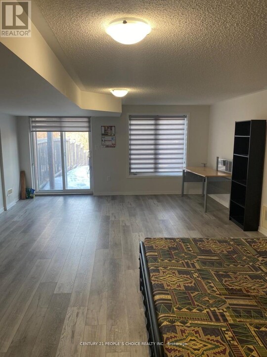 46 Teal Crest Cir in Brampton, ON - Building Photo
