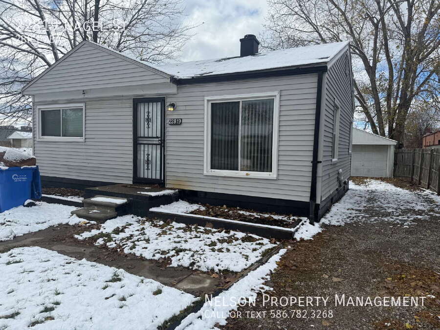 22819 Nagel St in Warren, MI - Building Photo