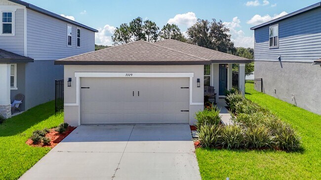 3329 Fresno Pl in Zephyrhills, FL - Building Photo - Building Photo