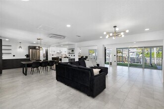 1449 48th Ave NE in St. Petersburg, FL - Building Photo - Building Photo