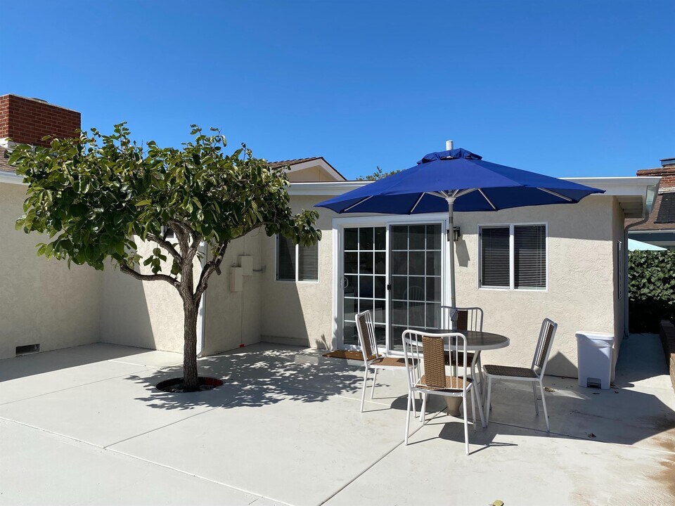 2404 Chatsworth Blvd in San Diego, CA - Building Photo