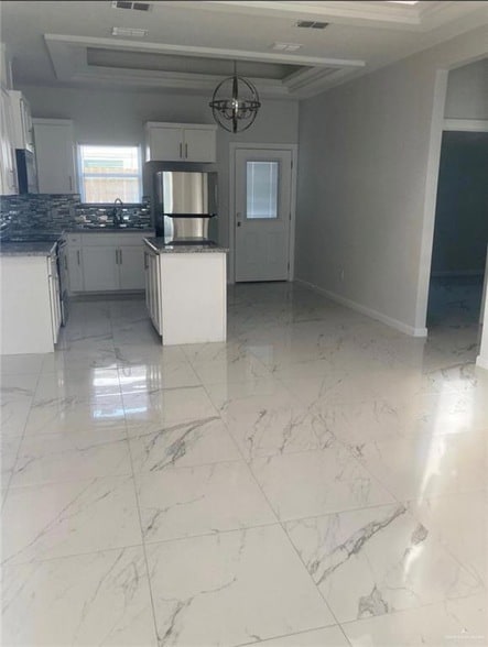 1411 S Flag St, Unit 4 in Pharr, TX - Building Photo - Building Photo