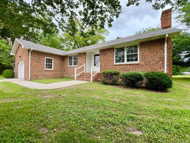 property at 170 Hunts Neck Rd